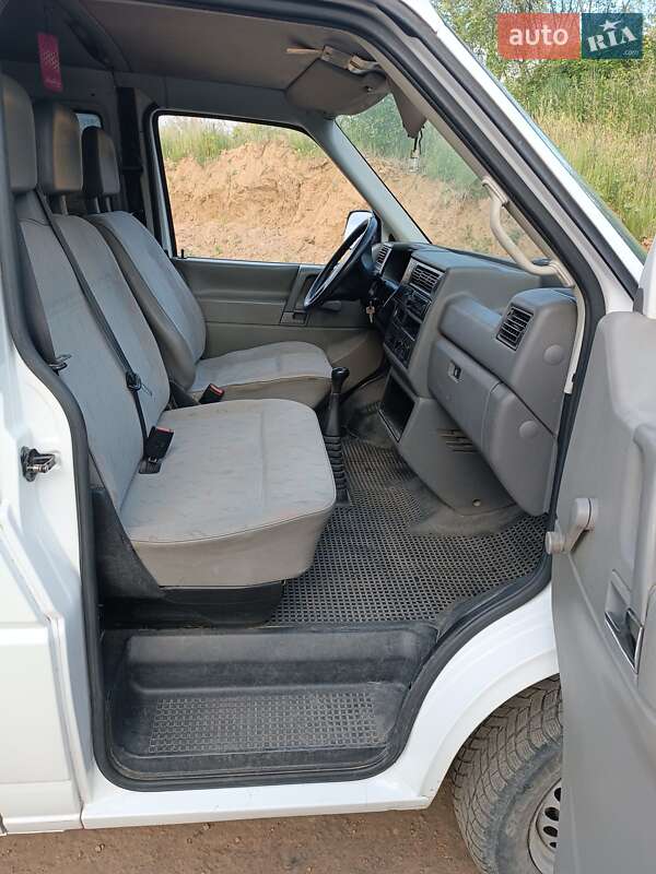 Мінівен Volkswagen Transporter 2000 в Самборі