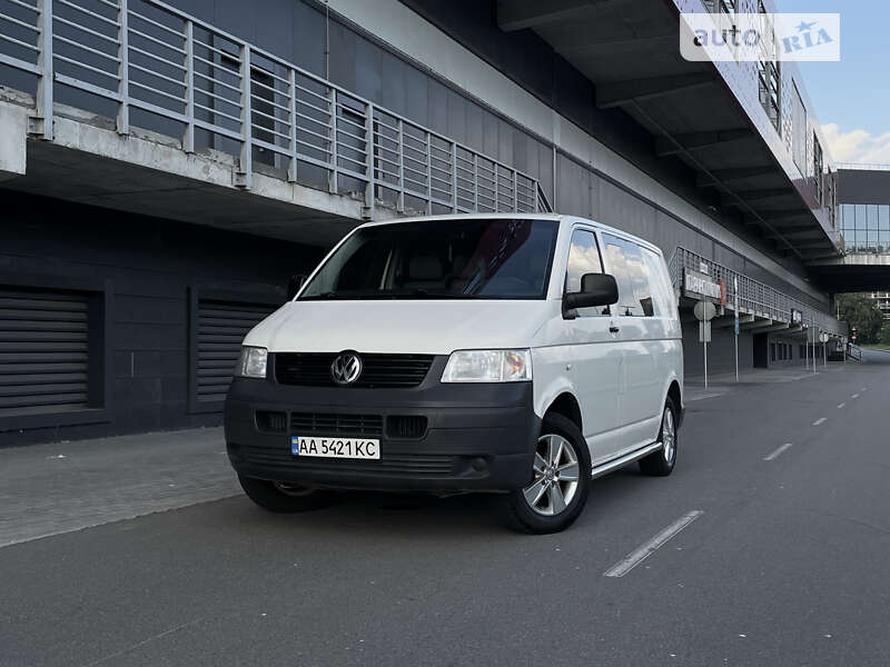 Вантажний фургон Volkswagen Transporter 2008 в Києві