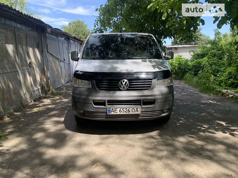 Вантажопасажирський фургон Volkswagen Transporter 2009 в Києві