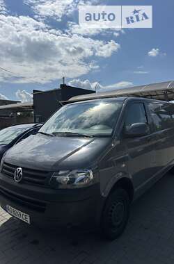 Грузовой фургон Volkswagen Transporter 2015 в Ужгороде