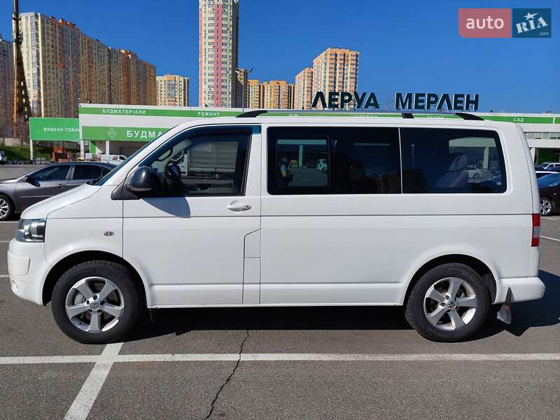 Минивэн Volkswagen Transporter 2010 в Киеве