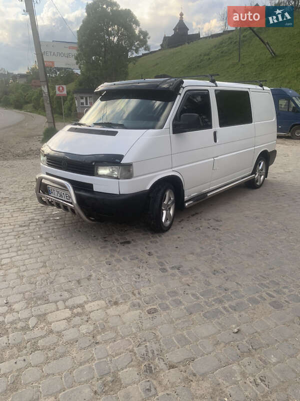 Минивэн Volkswagen Transporter 1995 в Косове