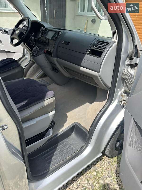 Минивэн Volkswagen Transporter 2005 в Кутах