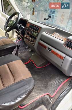 Мінівен Volkswagen Transporter 2000 в 