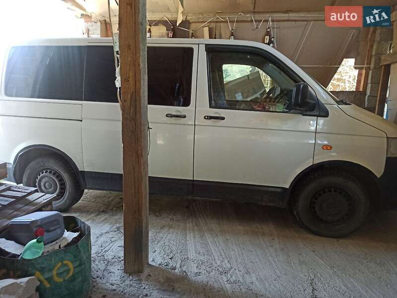 Минивэн Volkswagen Transporter 2006 в Калуше