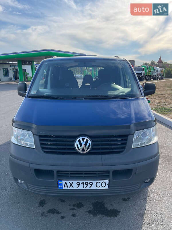 Минивэн Volkswagen Transporter 2009 в 