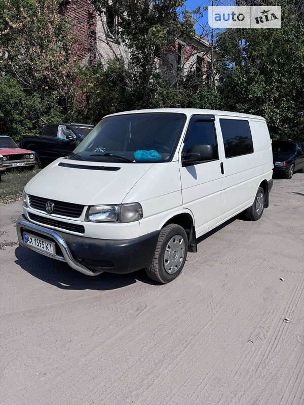 Вантажопасажирський фургон Volkswagen Transporter 2002 в Харкові