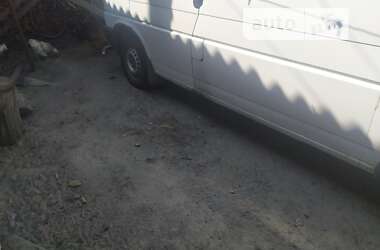 Грузовой фургон Volkswagen Transporter 1995 в Львове