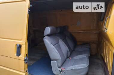 Грузовой фургон Volkswagen Transporter 1996 в Львове