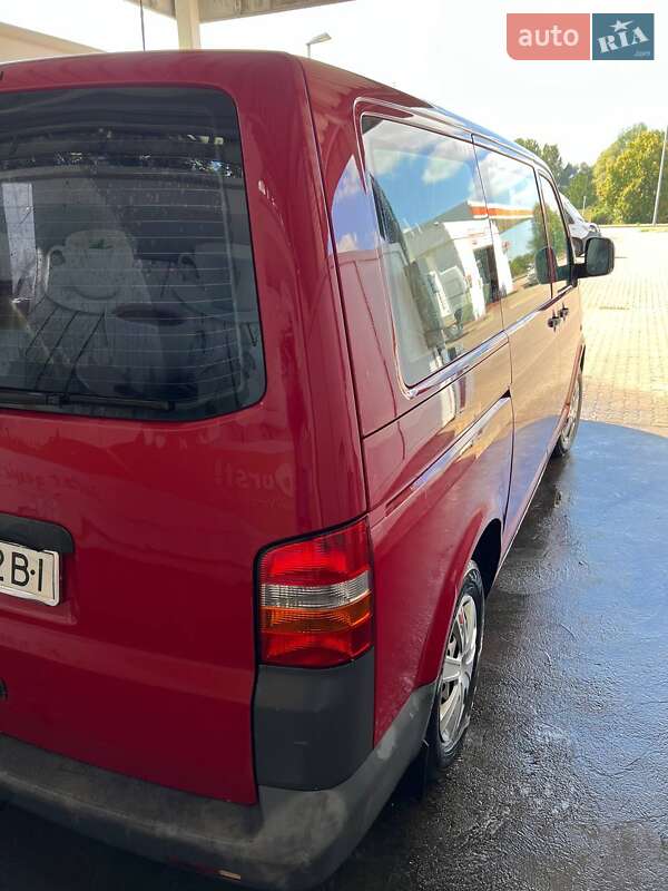 Мінівен Volkswagen Transporter 2005 в Рокитному