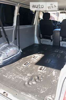 Минивэн Volkswagen Transporter 2012 в 