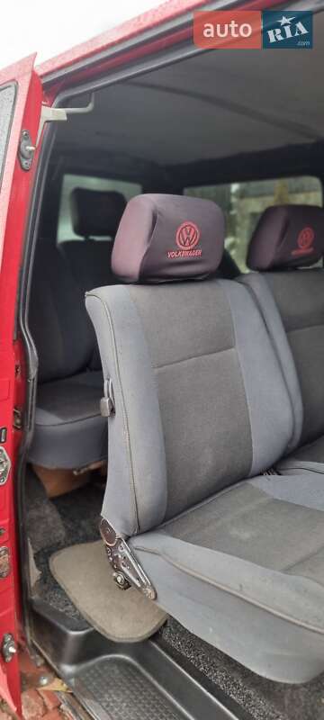 Минивэн Volkswagen Transporter 2000 в Косове