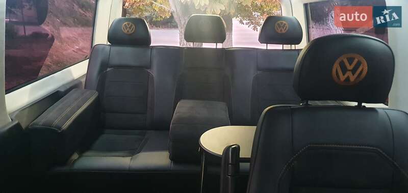 Мінівен Volkswagen Transporter 2015 в Дніпрі