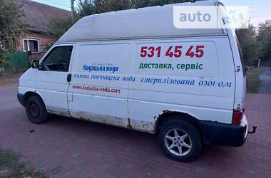 Грузовой фургон Volkswagen Transporter 2003 в Лубнах