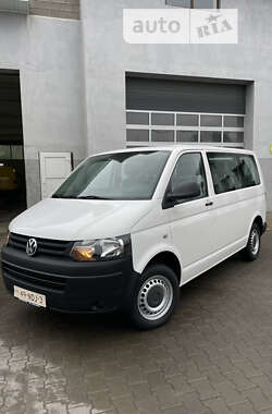 Мінівен Volkswagen Transporter 2010 в Сарнах