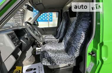 Грузовой фургон Volkswagen Transporter 2001 в 
