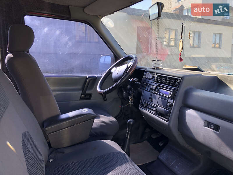 Минивэн Volkswagen Transporter 1992 в Городке