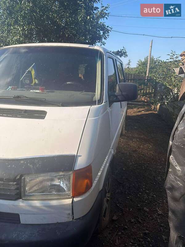 Минивэн Volkswagen Transporter 2000 в Сколе