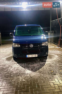 Минивэн Volkswagen Transporter 2010 в 