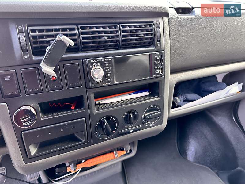 Минивэн Volkswagen Transporter 2000 в Львове