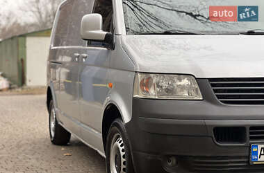 Вантажний фургон Volkswagen Transporter 2005 в Одесі