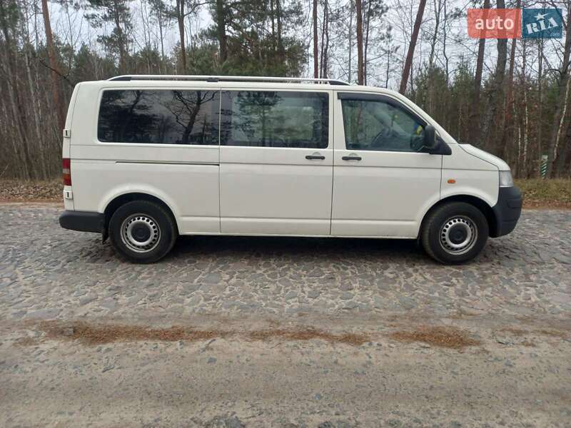 Мінівен Volkswagen Transporter 2005 в Рокитному