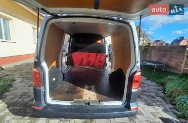 Грузовой фургон Volkswagen Transporter 2015 в 