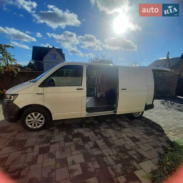 Грузовой фургон Volkswagen Transporter 2015 в Ровно
