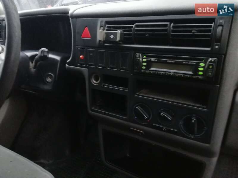 Минивэн Volkswagen Transporter 2002 в Черкассах