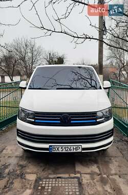 Мінівен Volkswagen Transporter 2015 в Хмельницькому