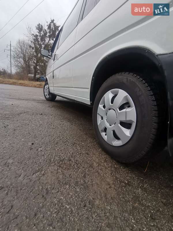 Минивэн Volkswagen Transporter 2000 в Полтаве