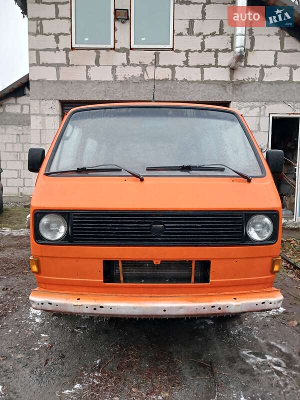 Минивэн Volkswagen Transporter 1985 в Киеве