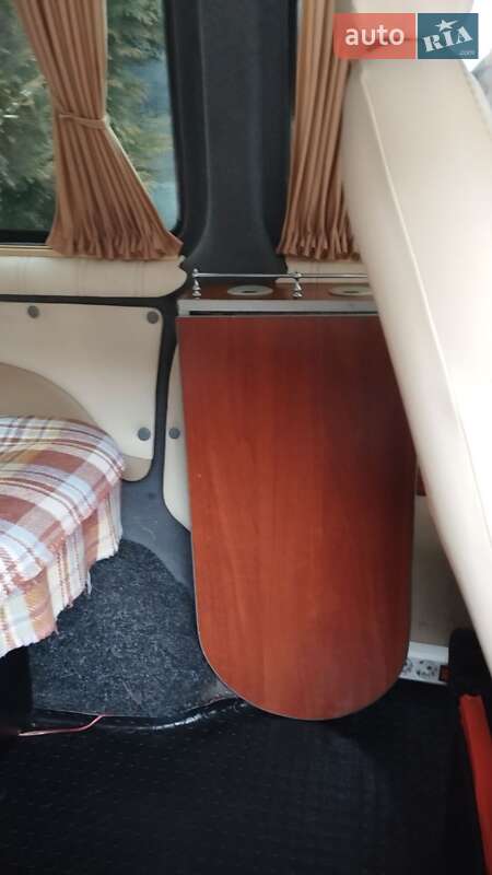 Мінівен Volkswagen Transporter 2010 в Гусятині