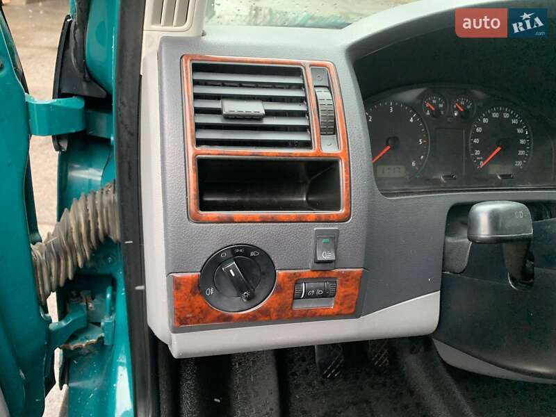 Минивэн Volkswagen Transporter 2004 в Киеве