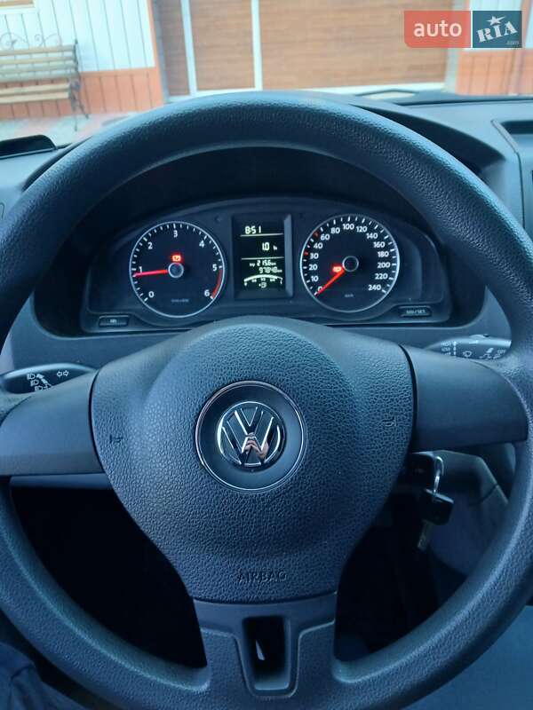 Вантажний фургон Volkswagen Transporter 2011 в Чернівцях