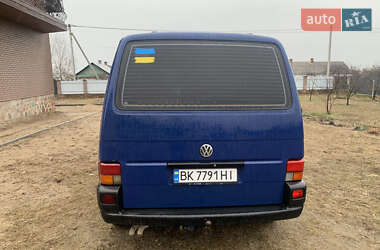 Мінівен Volkswagen Transporter 2000 в Сарнах