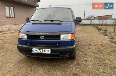 Мінівен Volkswagen Transporter 2000 в Сарнах