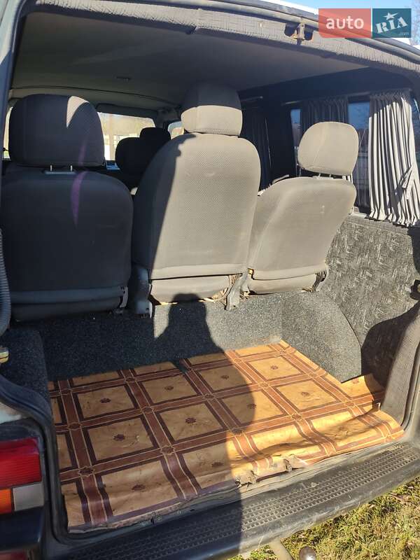 Минивэн Volkswagen Transporter 2002 в Захарьевке
