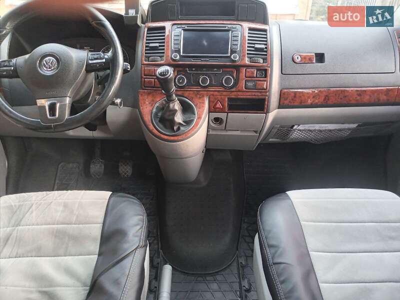 Мінівен Volkswagen Transporter 2013 в Івано-Франківську