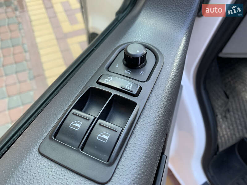 Минивэн Volkswagen Transporter 2014 в Киеве