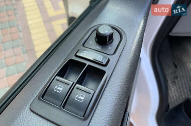 Минивэн Volkswagen Transporter 2014 в 