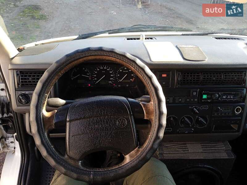 Минивэн Volkswagen Transporter 1998 в Нововолынске