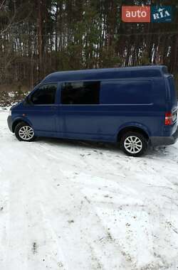 Вантажопасажирський фургон Volkswagen Transporter 2004 в Рівному