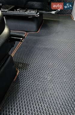 Минивэн Volkswagen Transporter 2011 в 