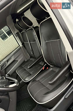 Мінівен Volkswagen Transporter 2020 в 