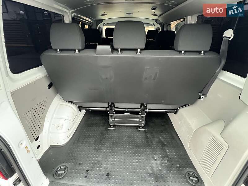Минивэн Volkswagen Transporter 2016 в 