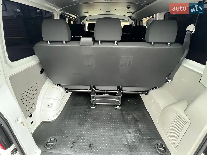 Минивэн Volkswagen Transporter 2016 в 