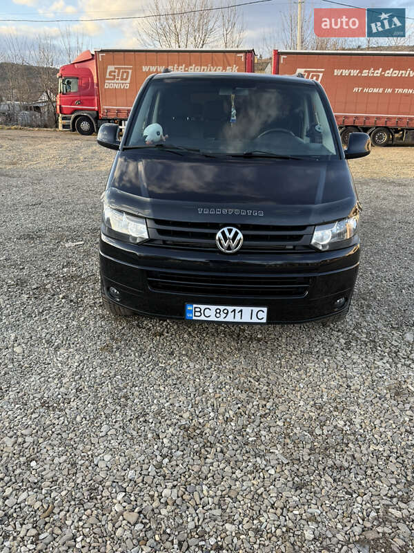 Минивэн Volkswagen Transporter 2009 в 
