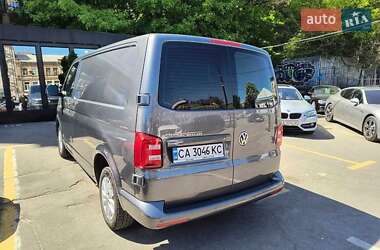 Грузовой фургон Volkswagen Transporter 2017 в 