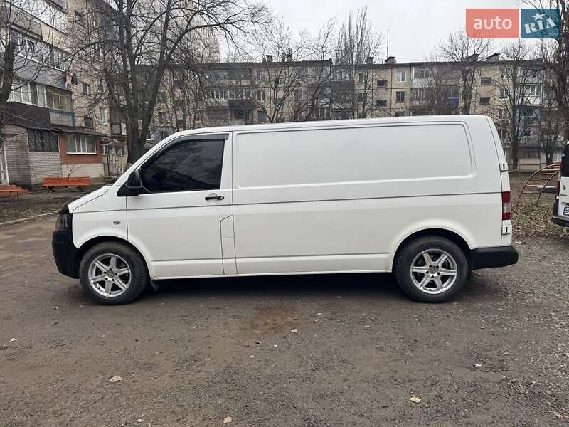 Грузовой фургон Volkswagen Transporter 2012 в Кривом Роге